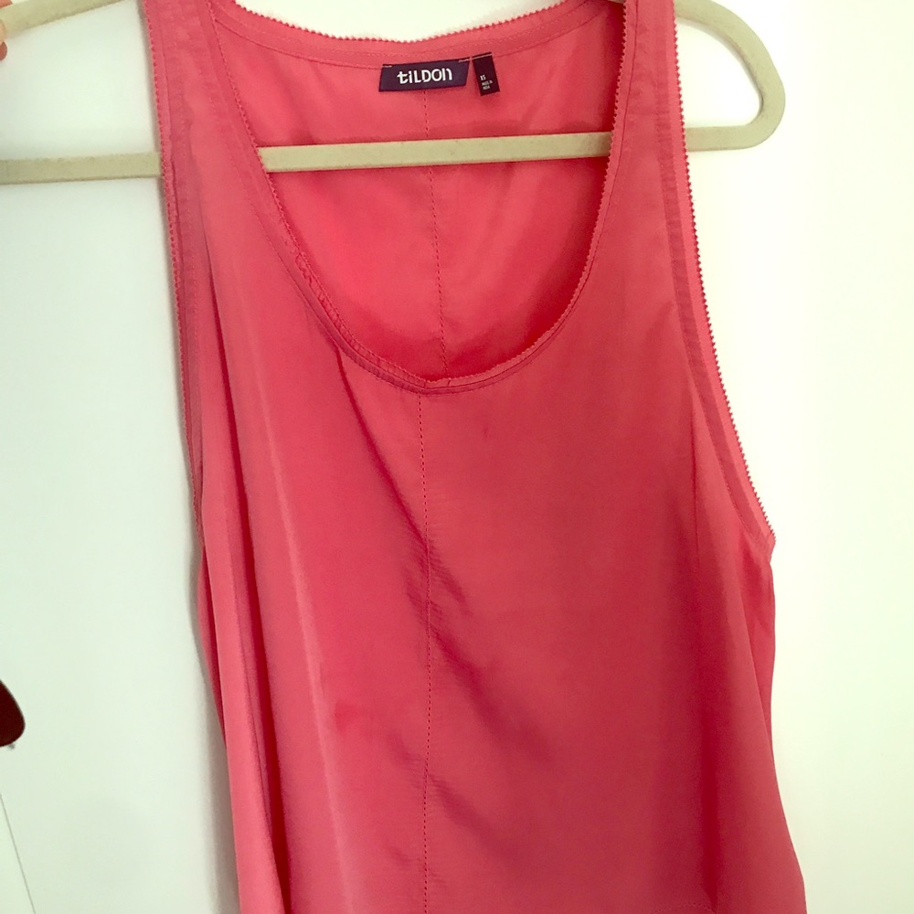 Pink/peachy colored tank top